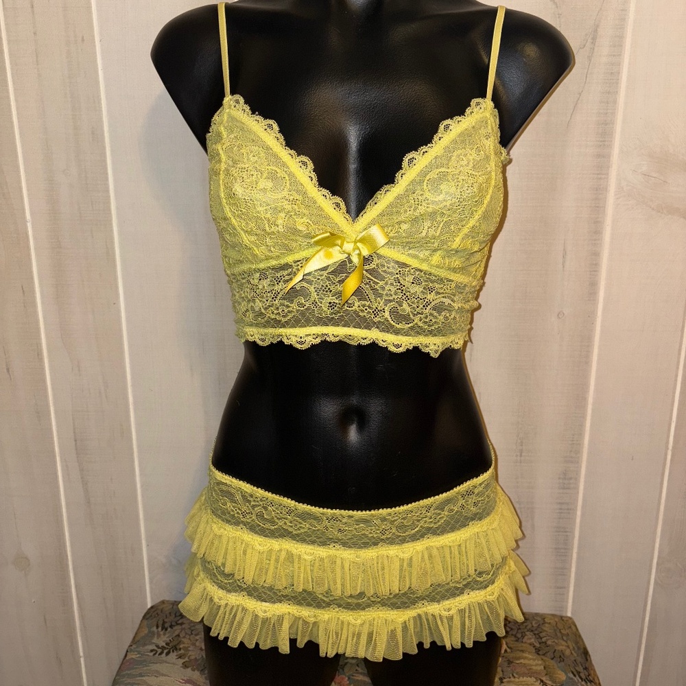 Lisa's Folly Luxe Small Yellow Lace Bralette & Small Panty